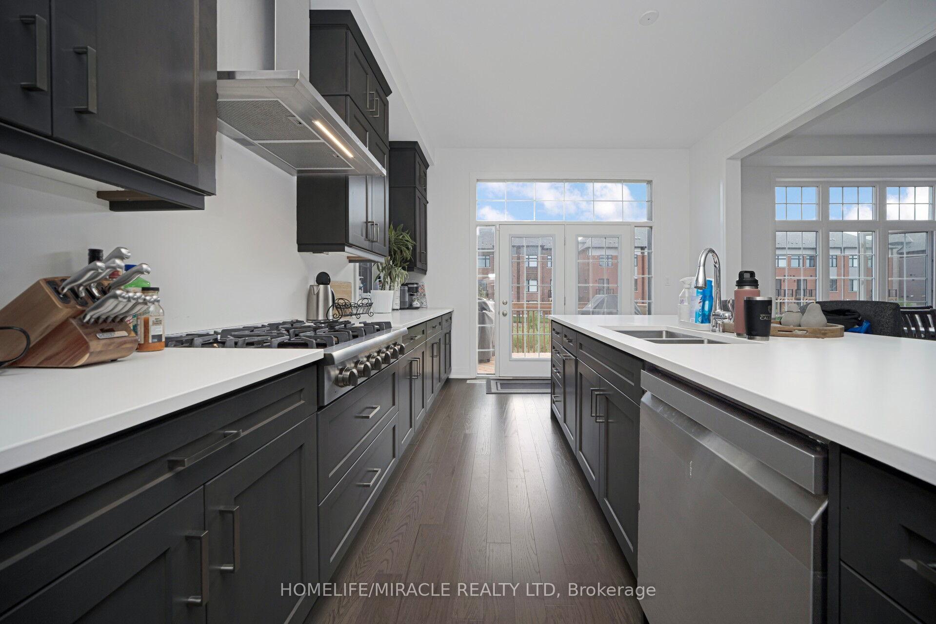 Photo 21 of 1348 Aymond Crescent, Oakville, Joshua Meadows — HOMEH