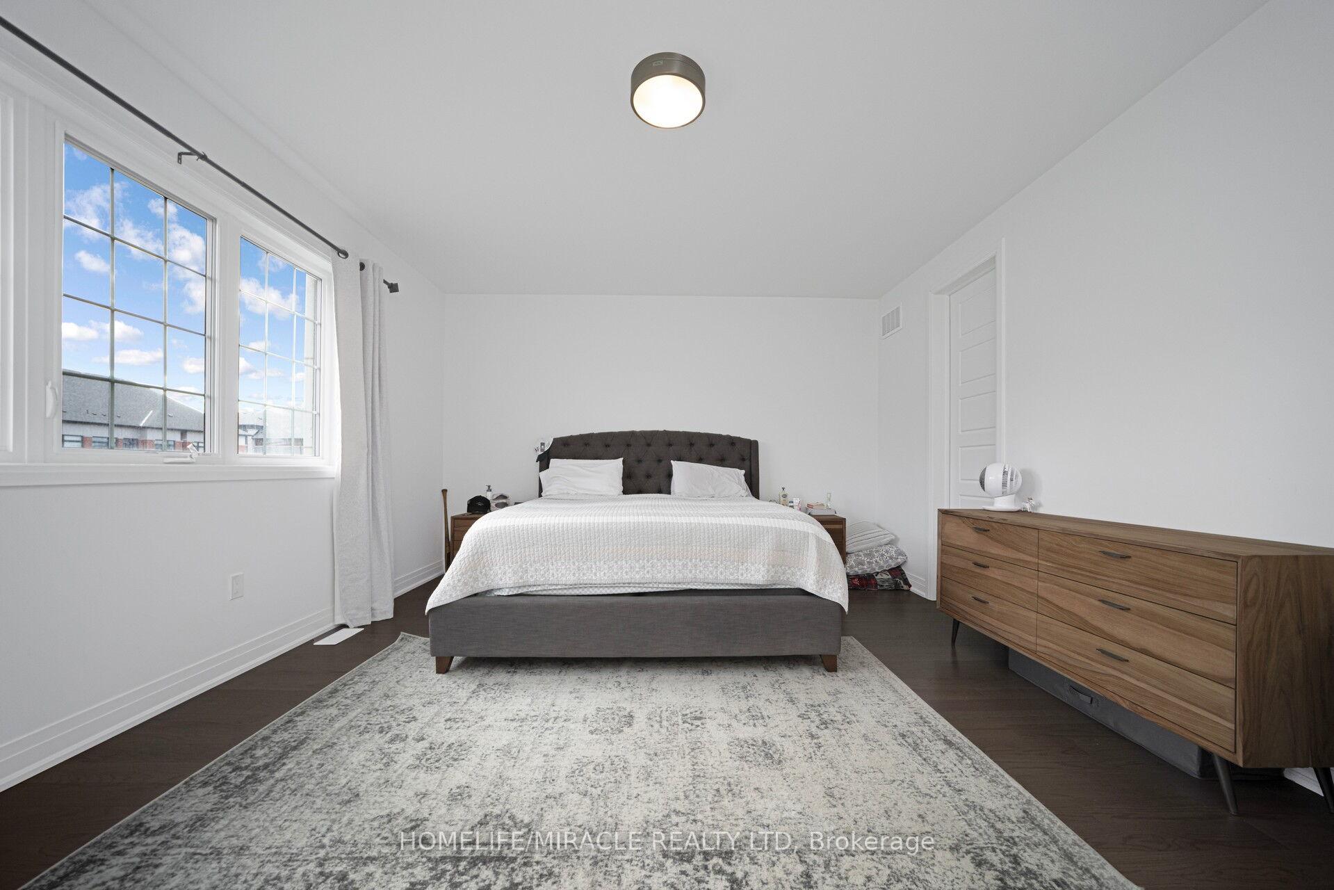 Photo 34 of 1348 Aymond Crescent, Oakville, Joshua Meadows — HOMEH