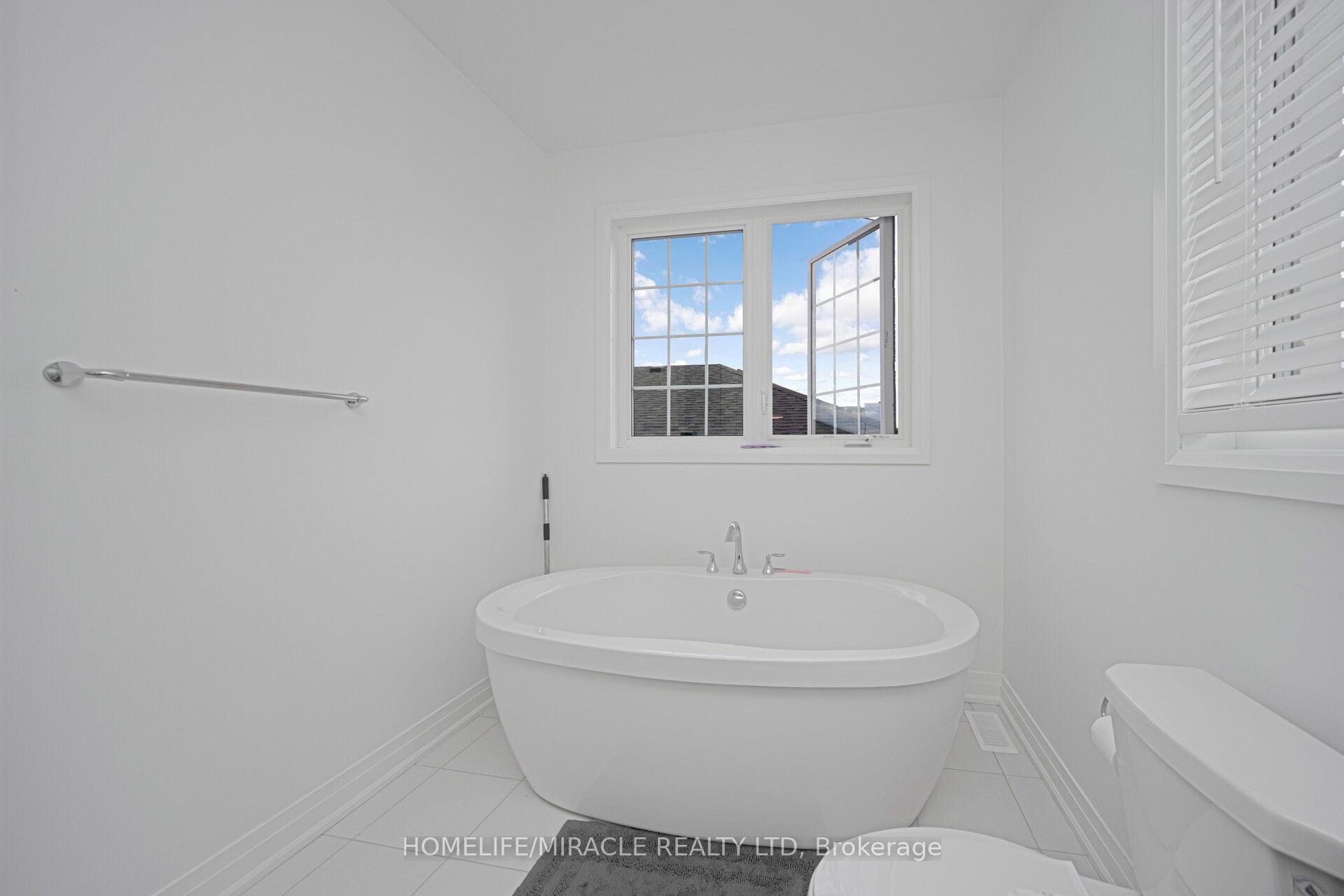 Photo 36 of 1348 Aymond Crescent, Oakville, Joshua Meadows — HOMEH