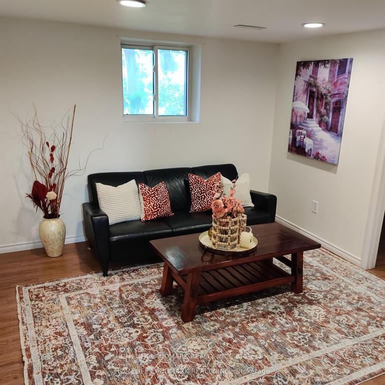 Photo 4 of 2184 Buttonbush Crescent, Mississauga, Erin Mills — HOMEH