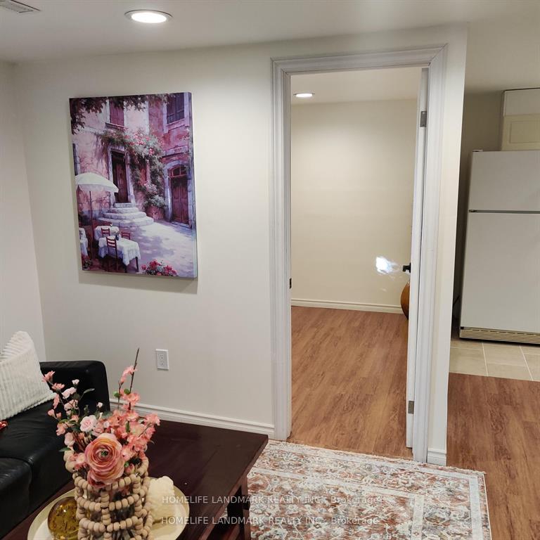 Photo 3 of 2184 Buttonbush Crescent, Mississauga, Erin Mills — HOMEH