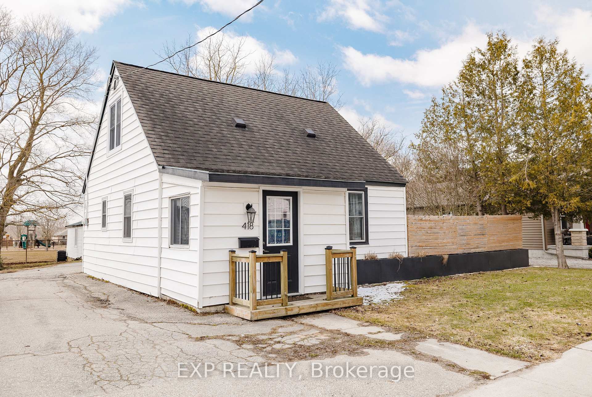 Photo 1 of 418 Clayton Street E, North Perth, Listowel — HOMEH