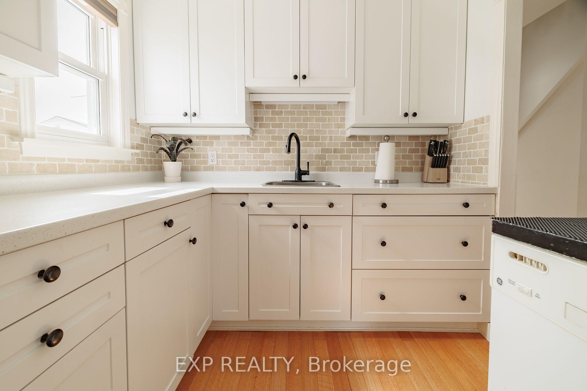 Photo 4 of 418 Clayton Street E, North Perth, Listowel — HOMEH