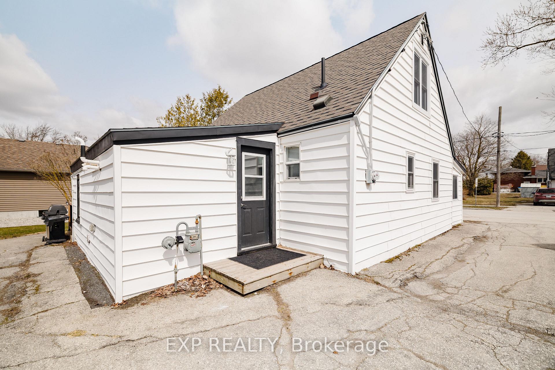 Photo 24 of 418 Clayton Street E, North Perth, Listowel — HOMEH