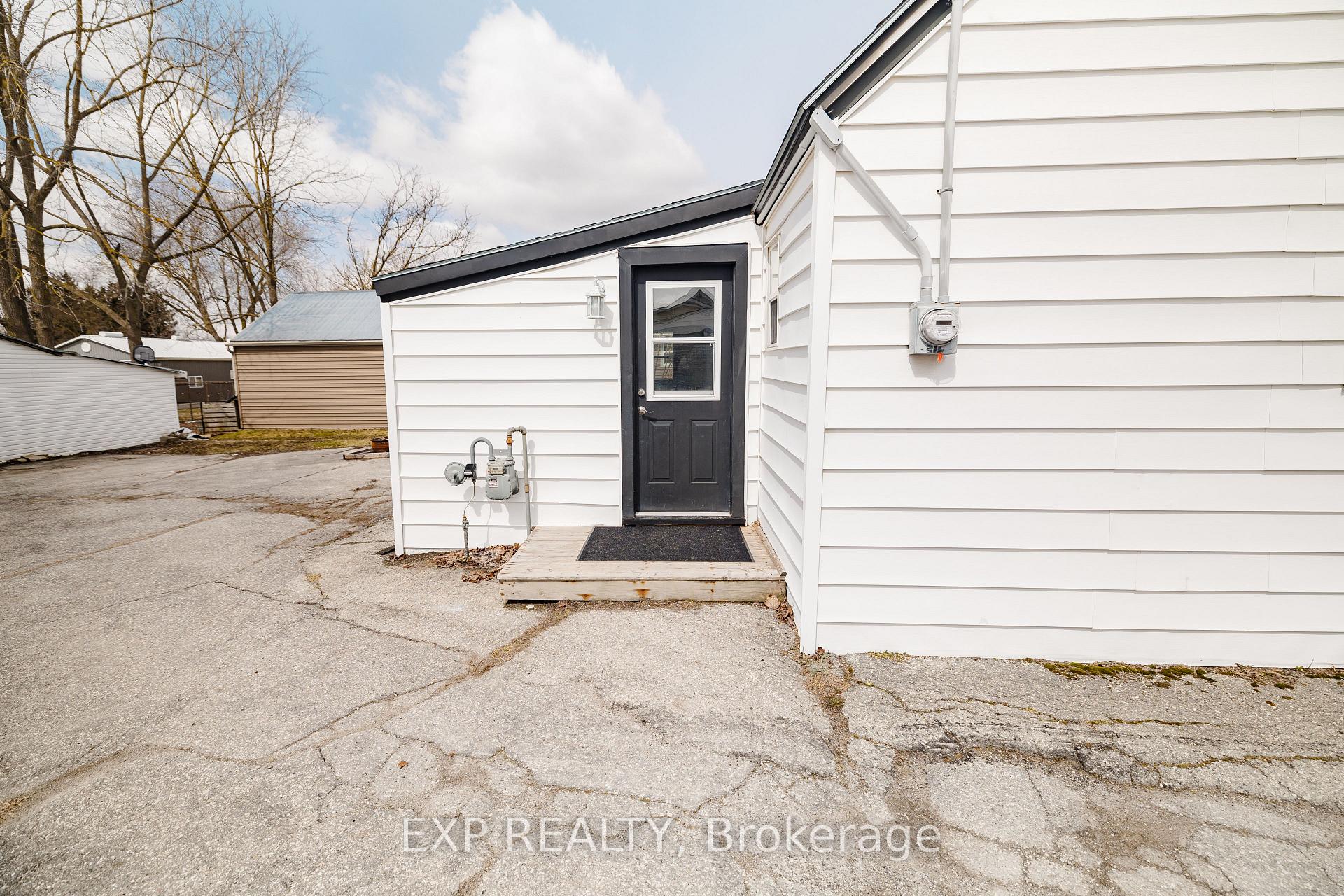 Photo 25 of 418 Clayton Street E, North Perth, Listowel — HOMEH