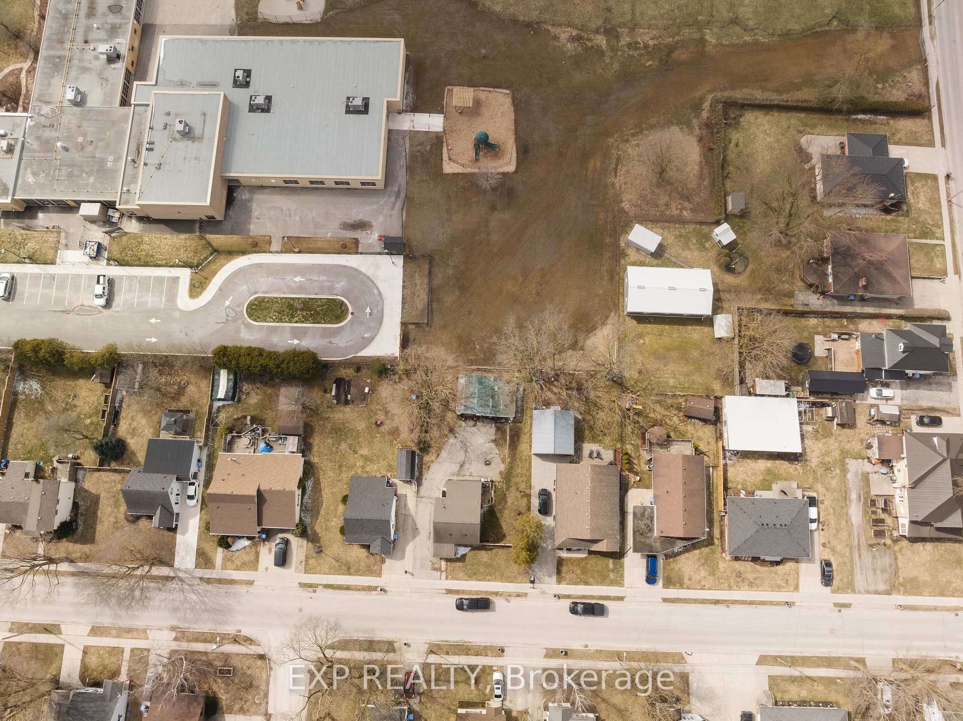 Photo 31 of 418 Clayton Street E, North Perth, Listowel — HOMEH