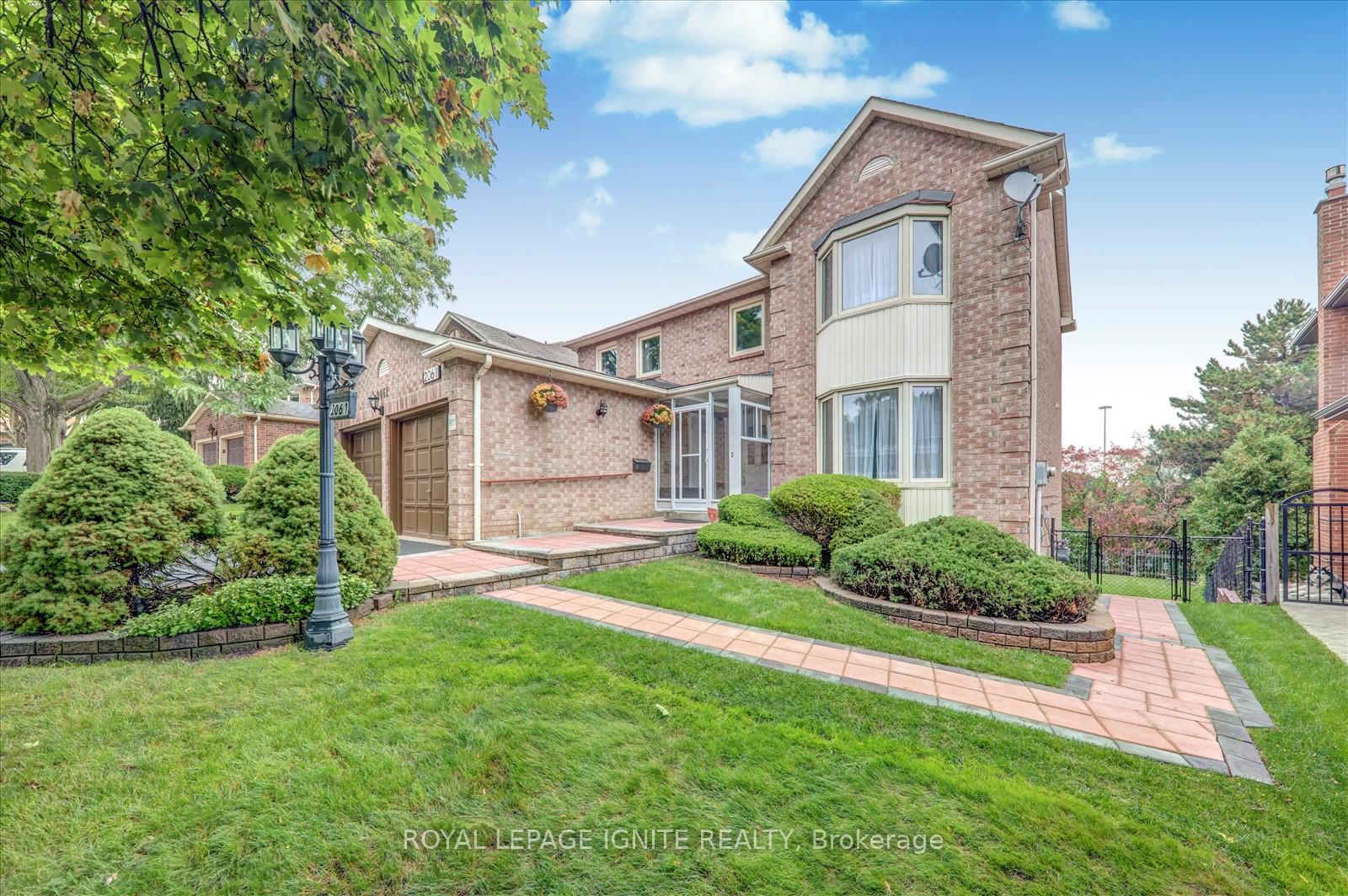 Photo 1 of 2061 Folkway Drive, Mississauga, Erin Mills — HOMEH