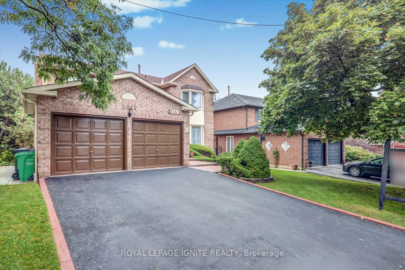 Photo 3 of 2061 Folkway Drive, Mississauga, Erin Mills — HOMEH