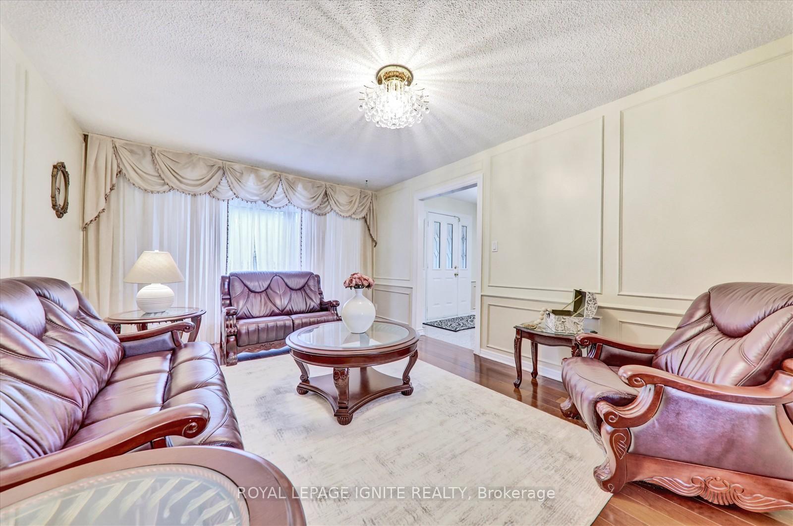 Photo 8 of 2061 Folkway Drive, Mississauga, Erin Mills — HOMEH