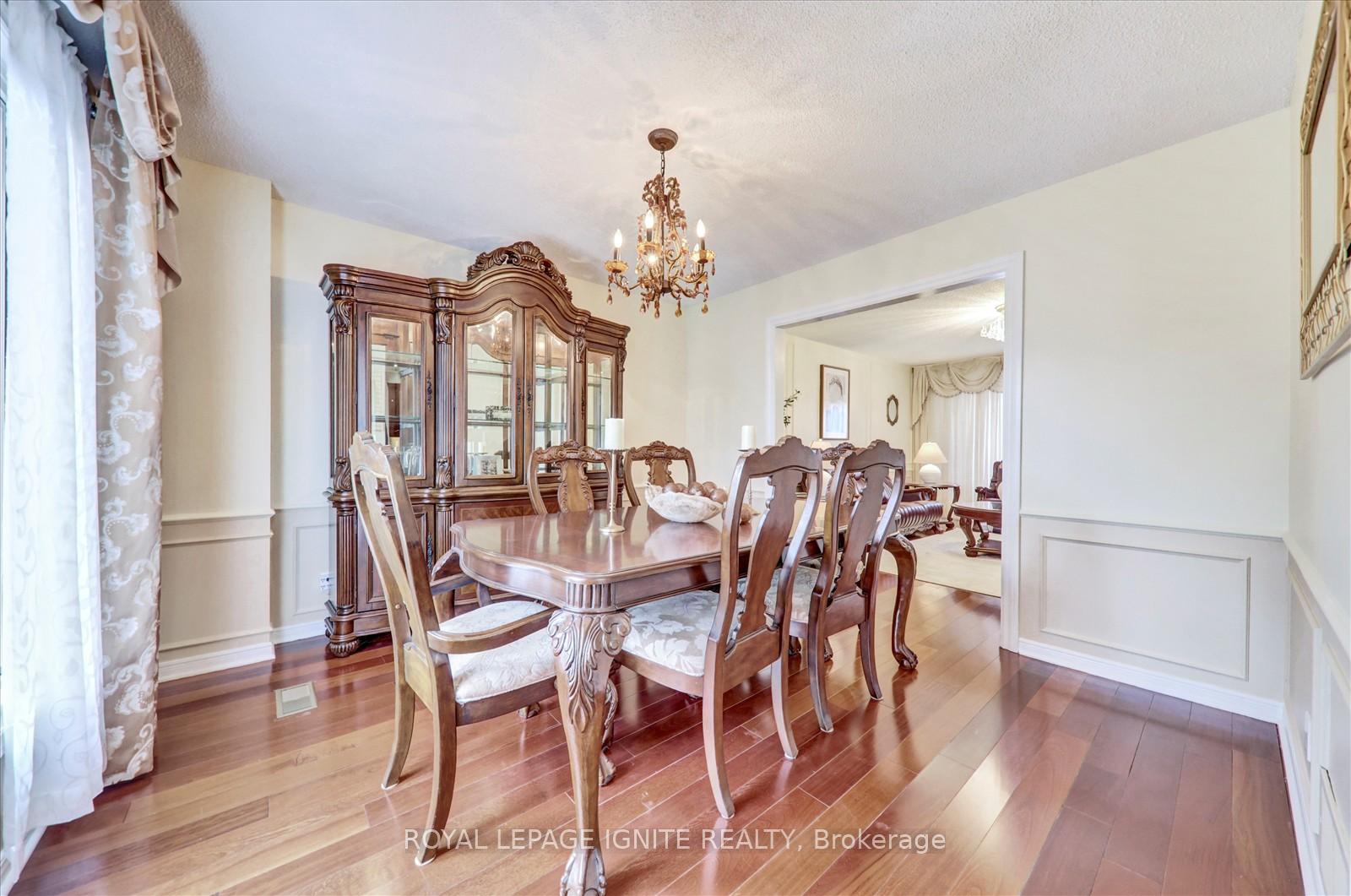 Photo 9 of 2061 Folkway Drive, Mississauga, Erin Mills — HOMEH