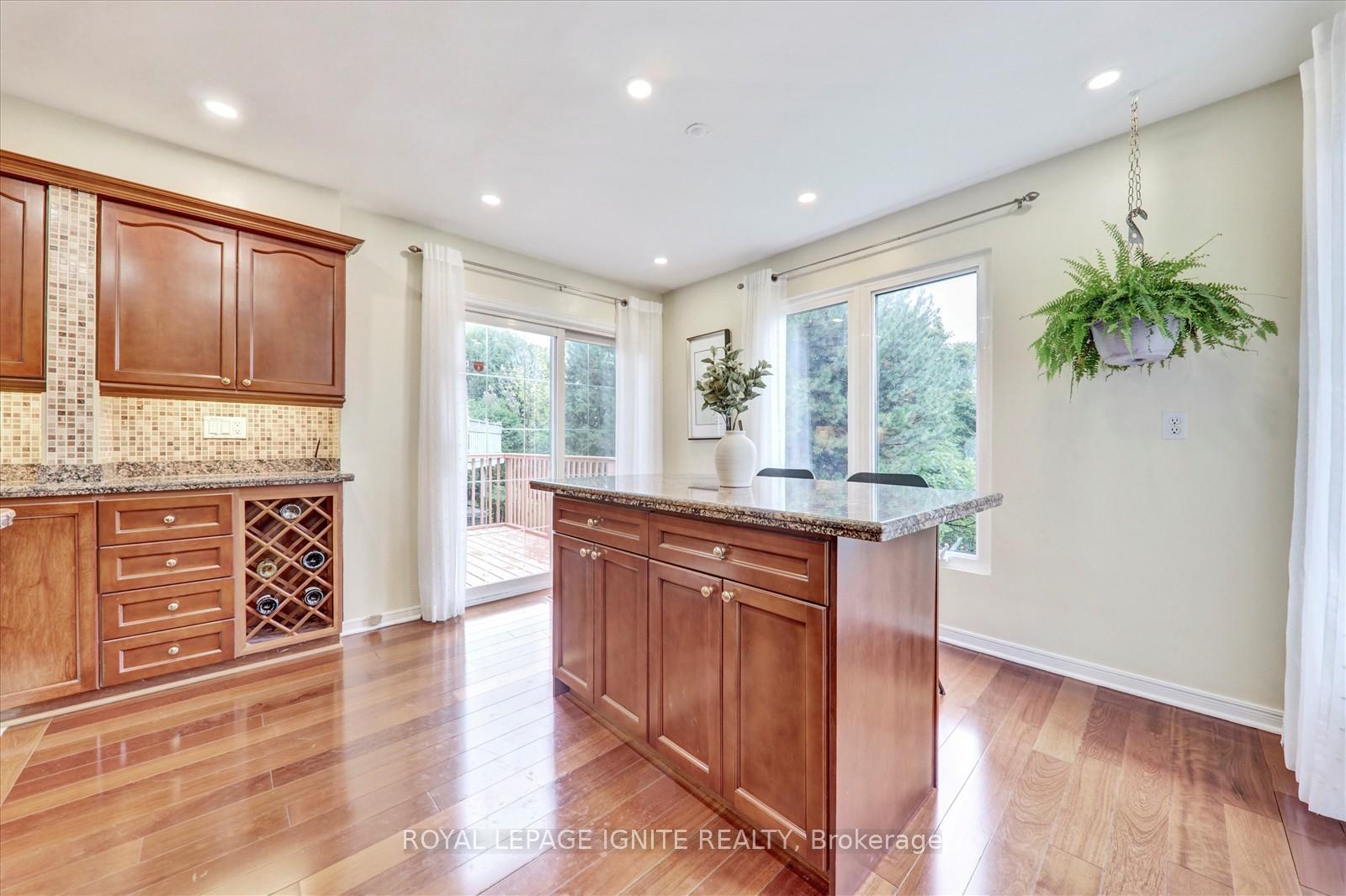 Photo 10 of 2061 Folkway Drive, Mississauga, Erin Mills — HOMEH