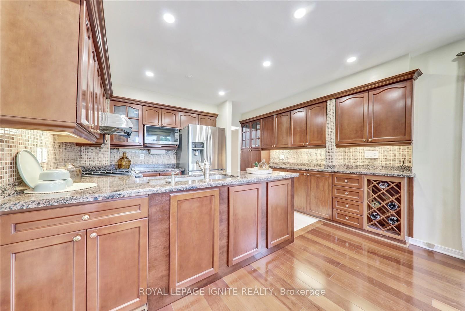 Photo 11 of 2061 Folkway Drive, Mississauga, Erin Mills — HOMEH