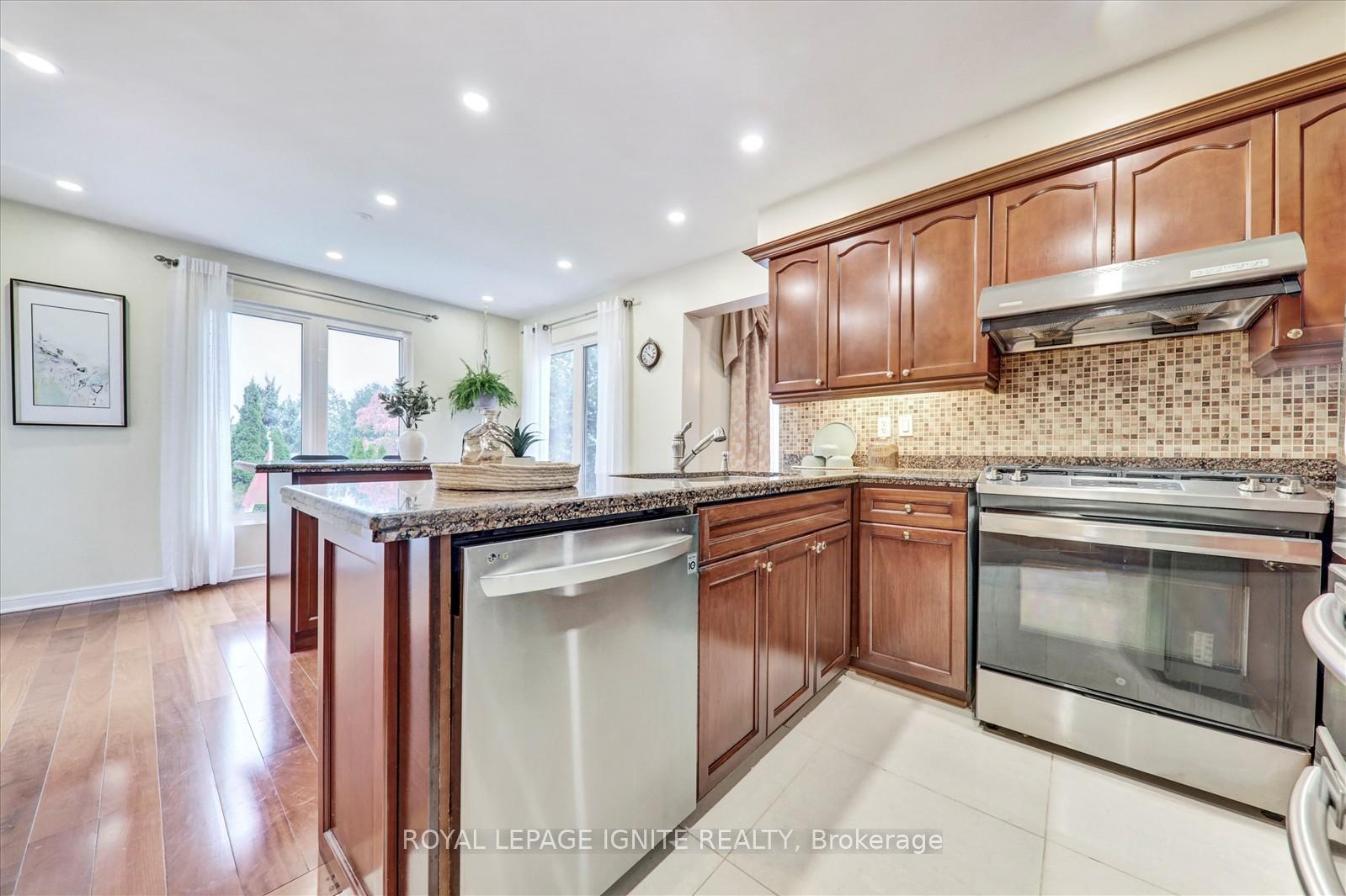 Photo 13 of 2061 Folkway Drive, Mississauga, Erin Mills — HOMEH