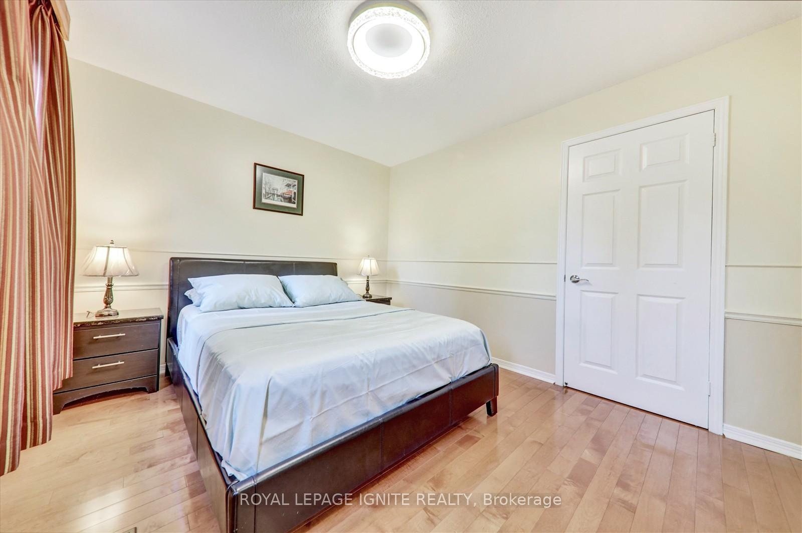 Photo 23 of 2061 Folkway Drive, Mississauga, Erin Mills — HOMEH
