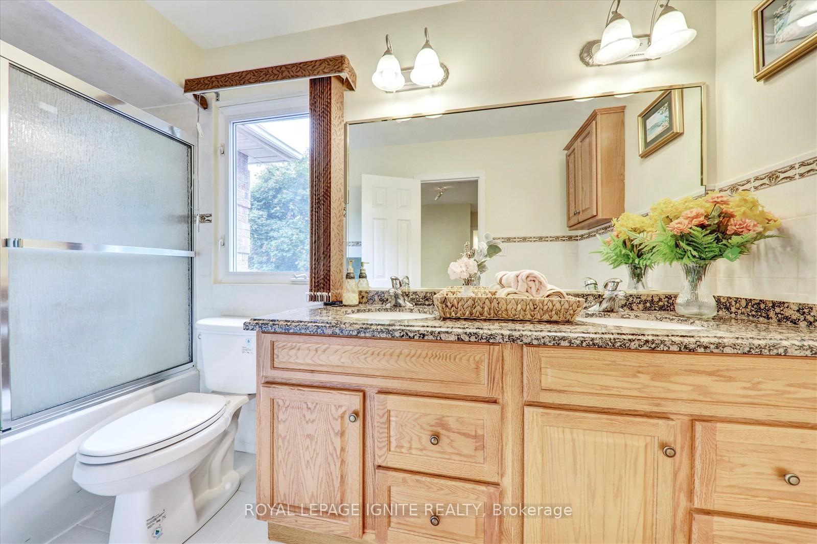 Photo 24 of 2061 Folkway Drive, Mississauga, Erin Mills — HOMEH