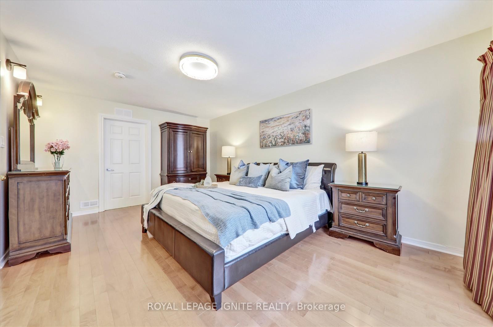 Photo 26 of 2061 Folkway Drive, Mississauga, Erin Mills — HOMEH