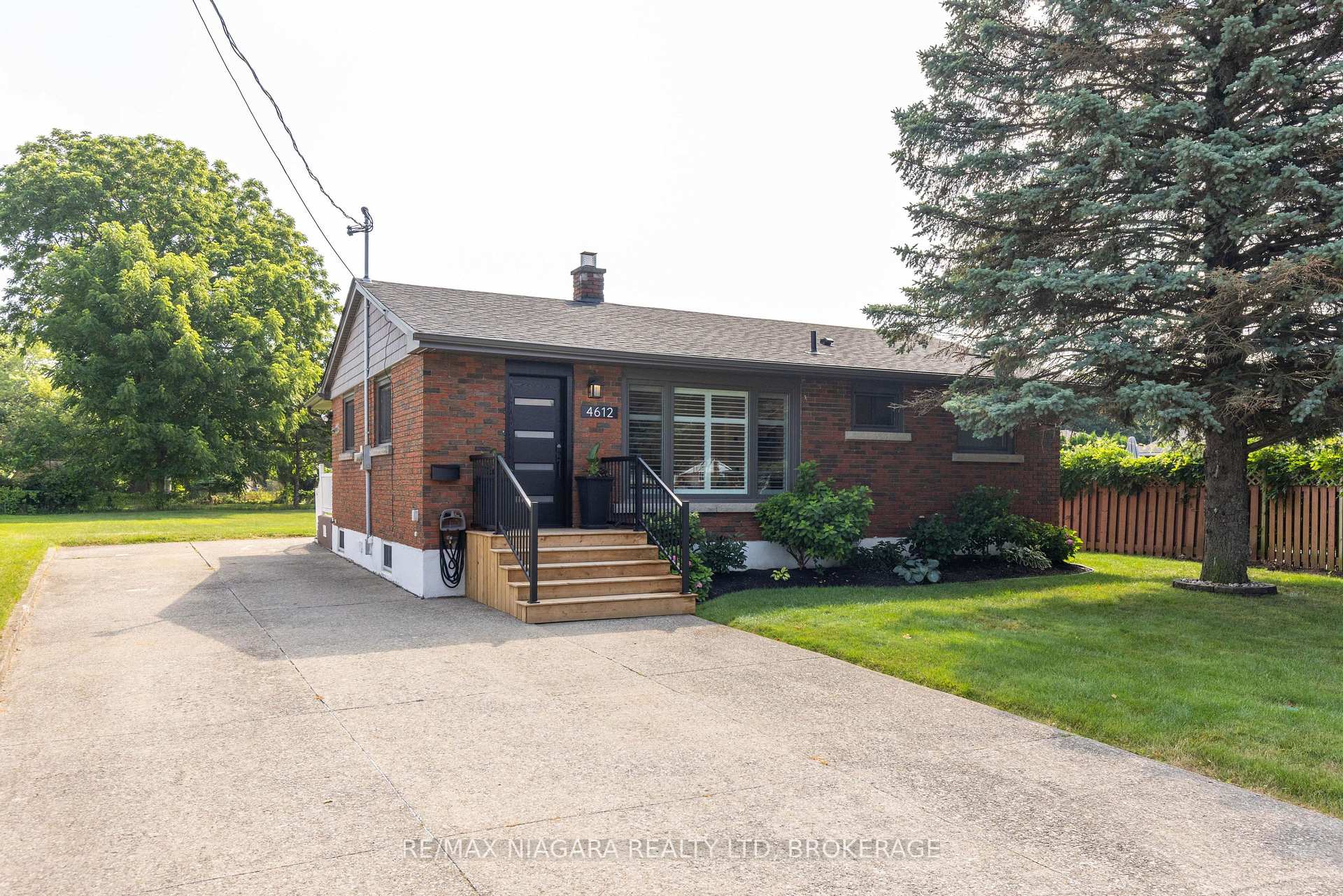Photo 1 of Unit MAIN, 4612 Nancy Drive, Niagara Falls, Morrison — HOMEH