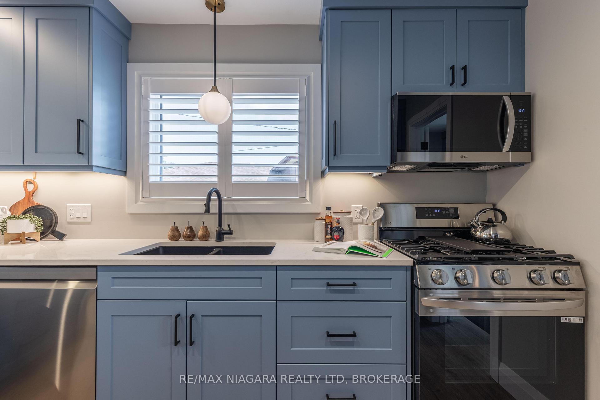 Photo 10 of Unit MAIN, 4612 Nancy Drive, Niagara Falls, Morrison — HOMEH