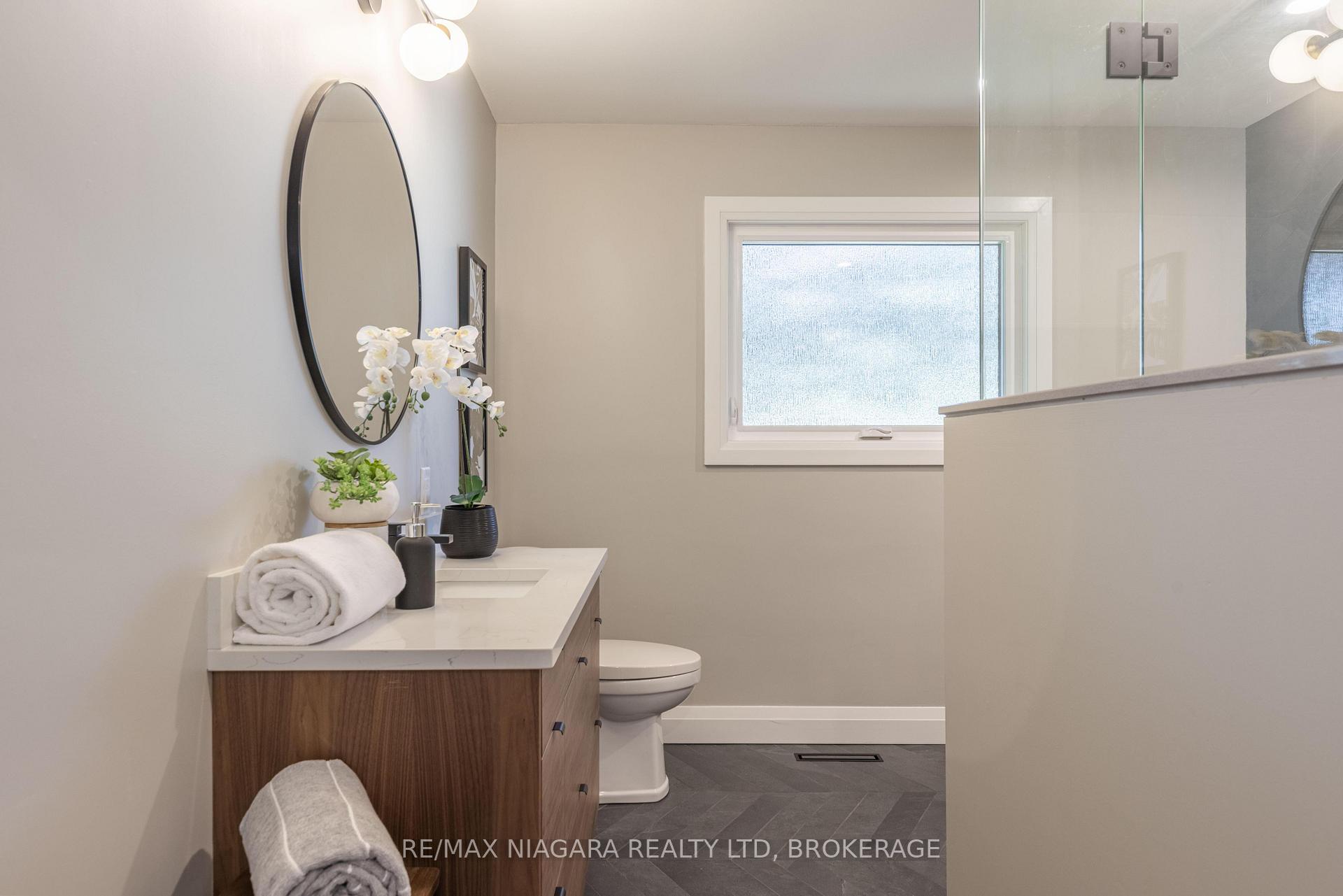 Photo 14 of Unit MAIN, 4612 Nancy Drive, Niagara Falls, Morrison — HOMEH