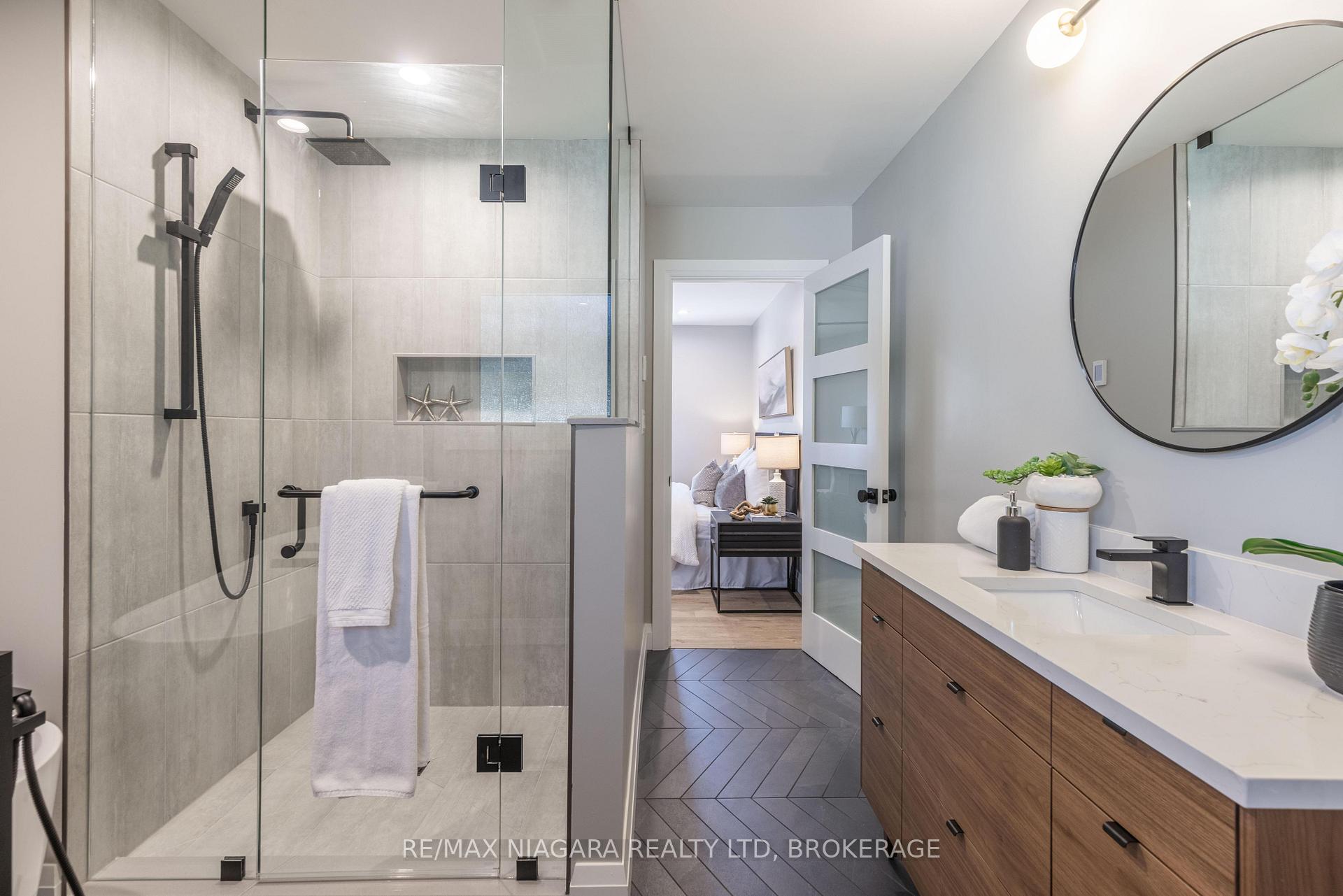 Photo 17 of Unit MAIN, 4612 Nancy Drive, Niagara Falls, Morrison — HOMEH