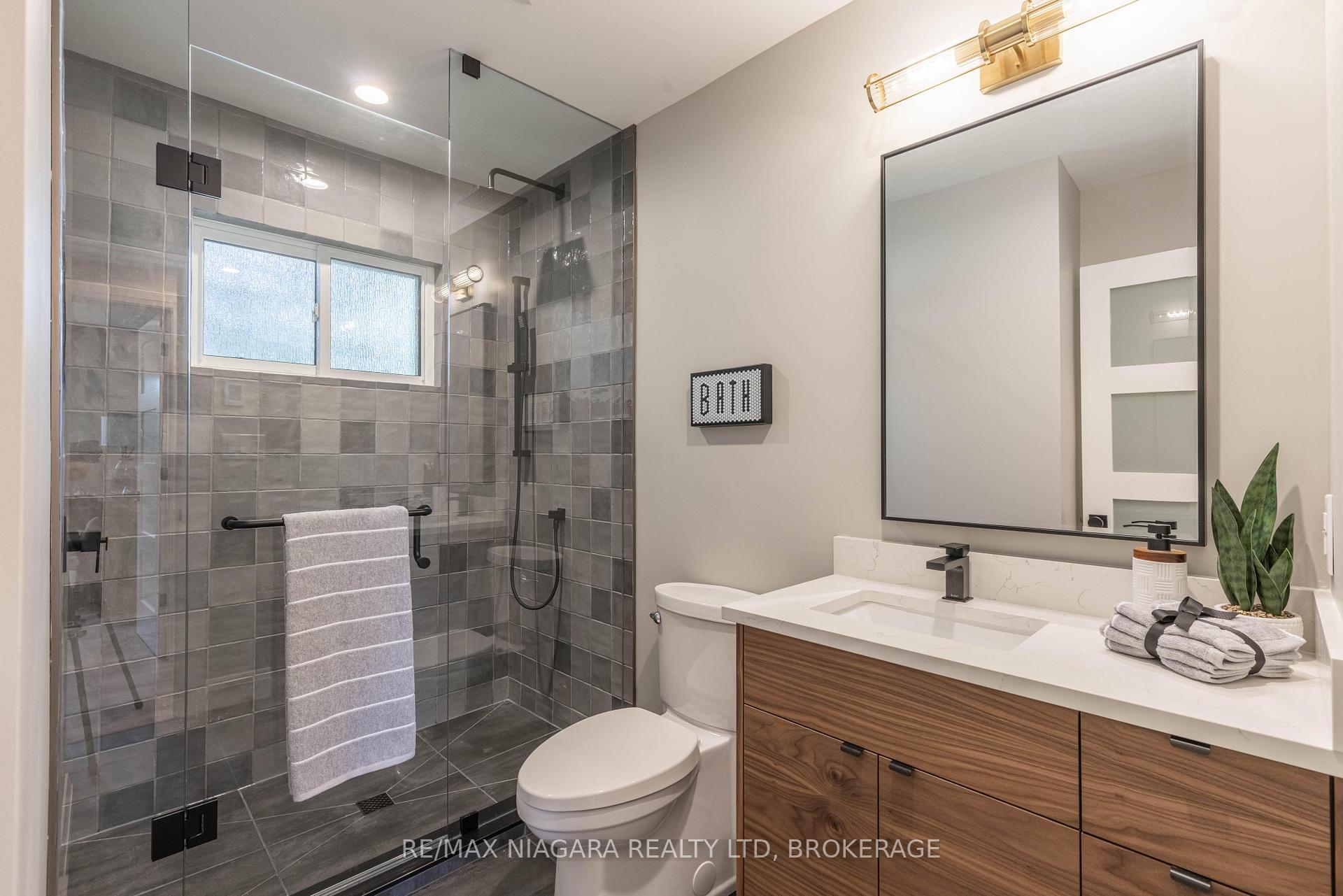 Photo 19 of Unit MAIN, 4612 Nancy Drive, Niagara Falls, Morrison — HOMEH