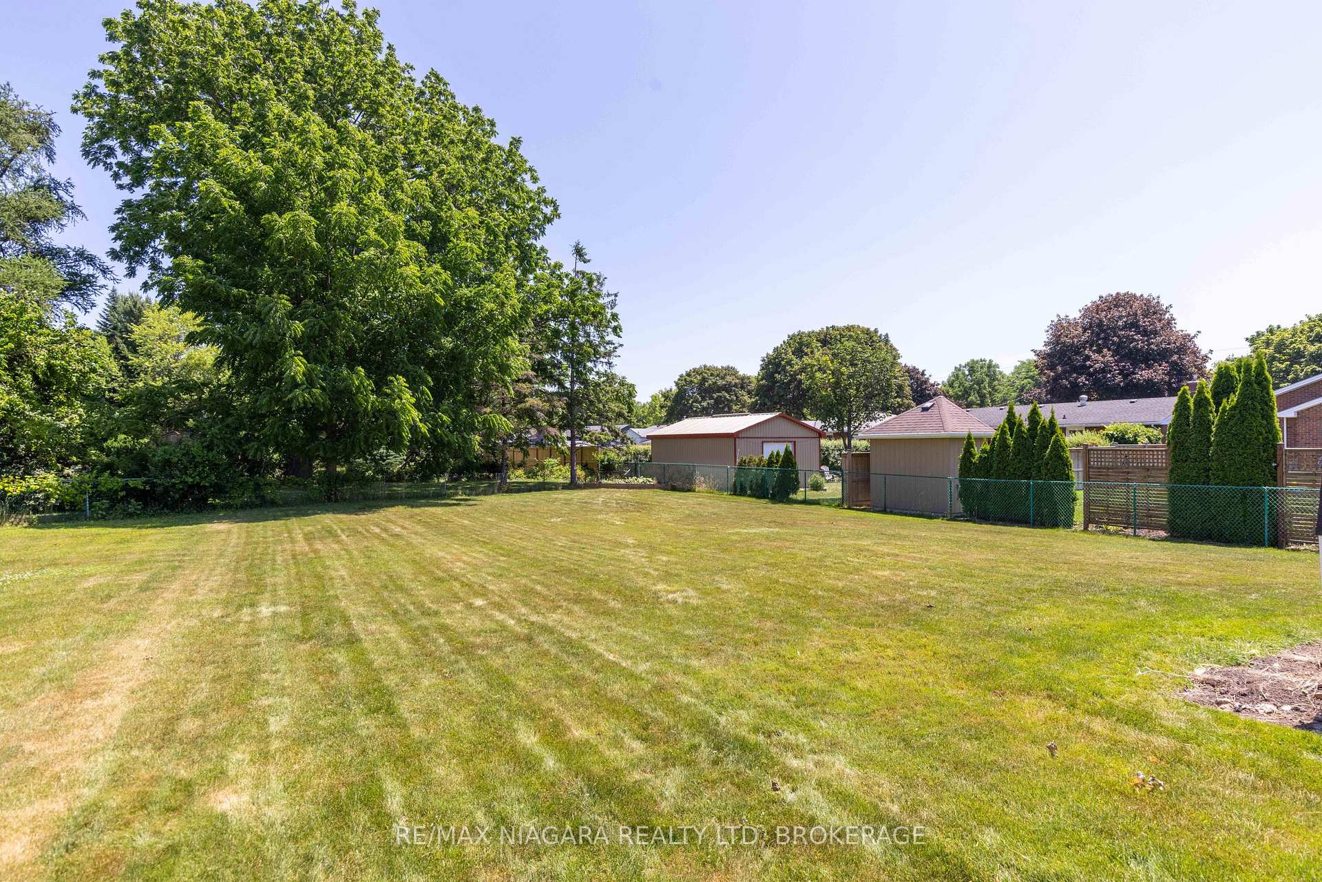 Photo 22 of Unit MAIN, 4612 Nancy Drive, Niagara Falls, Morrison — HOMEH
