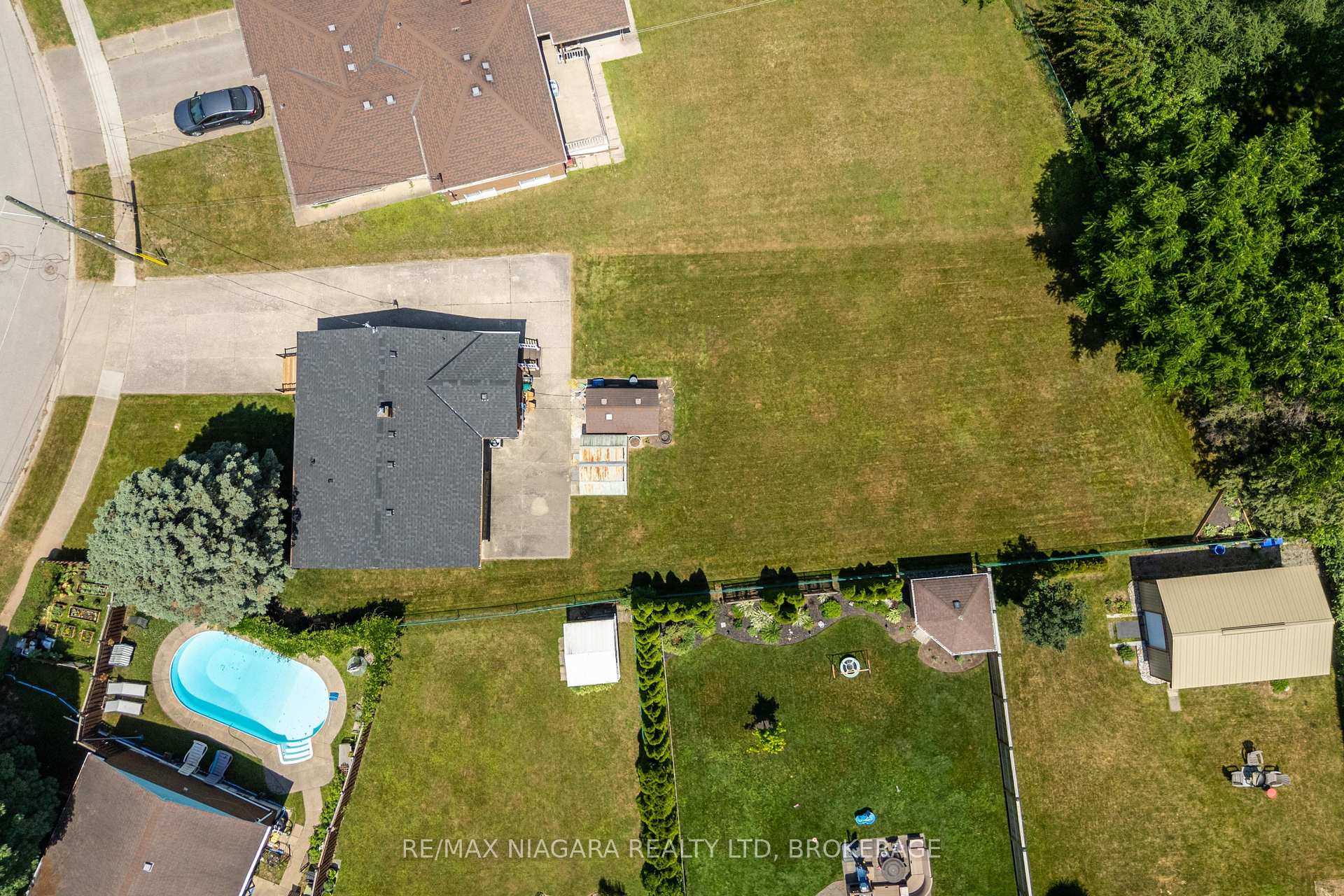 Photo 23 of Unit MAIN, 4612 Nancy Drive, Niagara Falls, Morrison — HOMEH