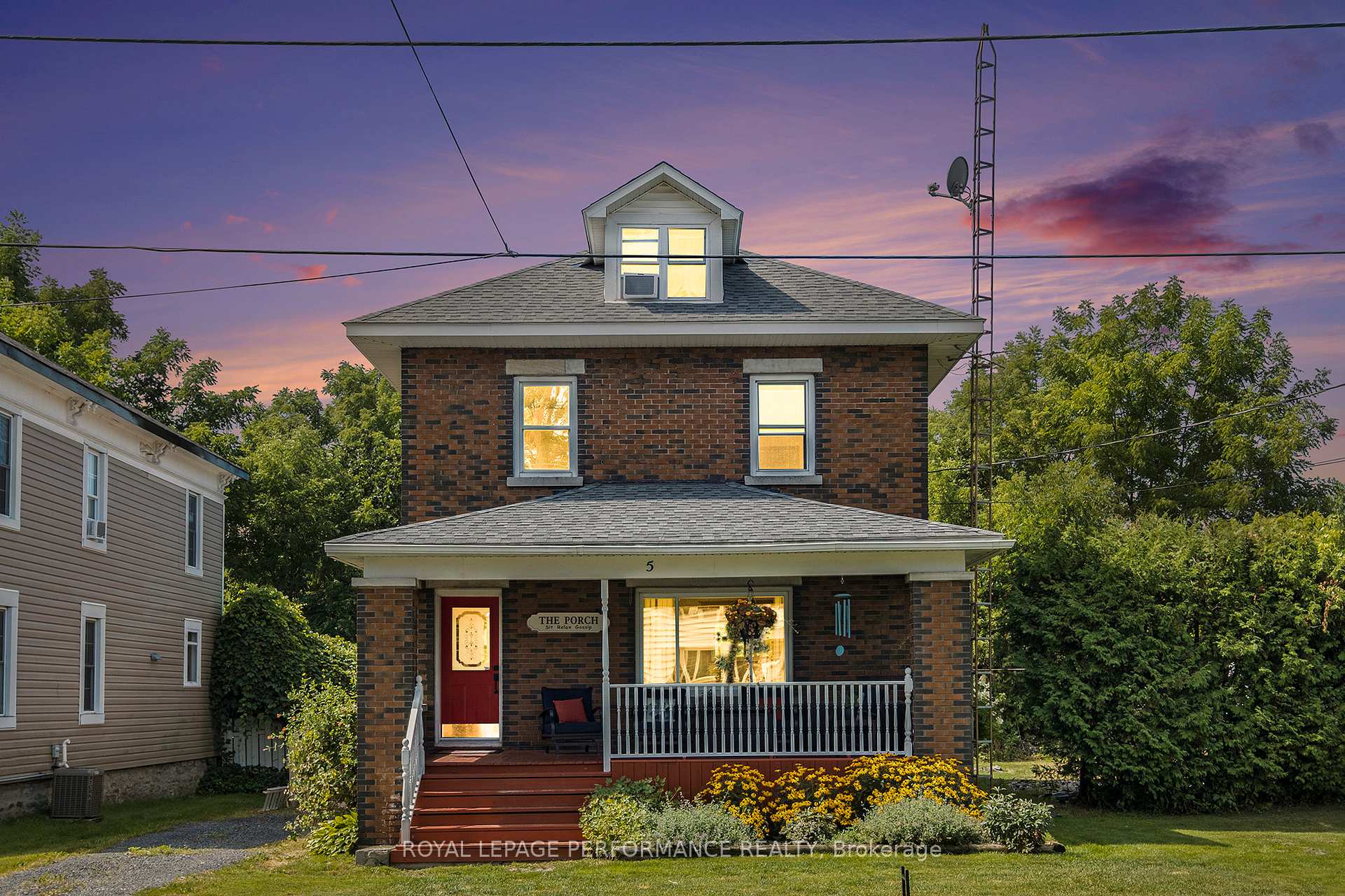 Photo 3 of 5 Minto Street, North Stormont, Finch — HOMEH