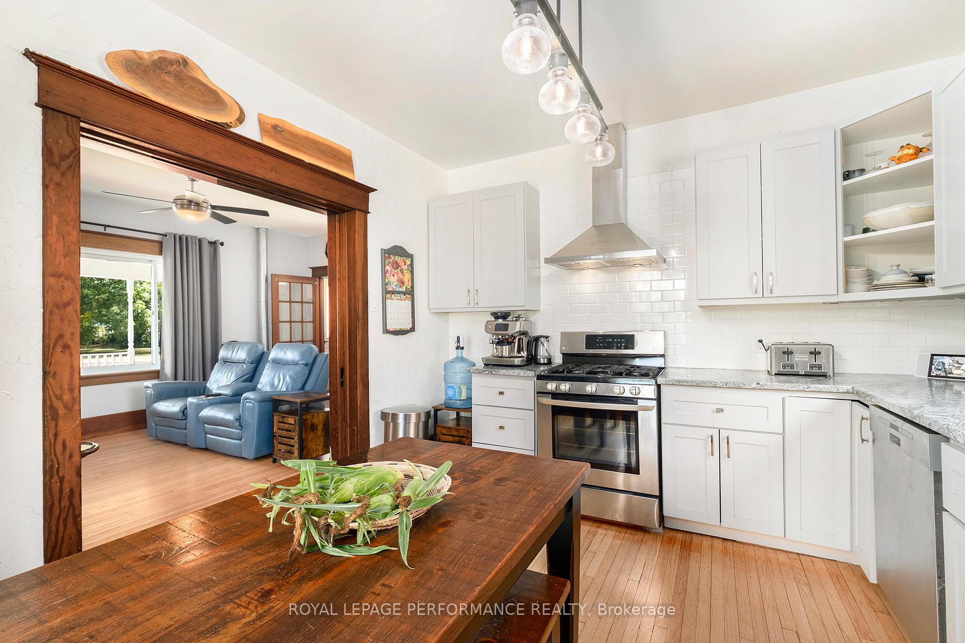 Photo 13 of 5 Minto Street, North Stormont, Finch — HOMEH