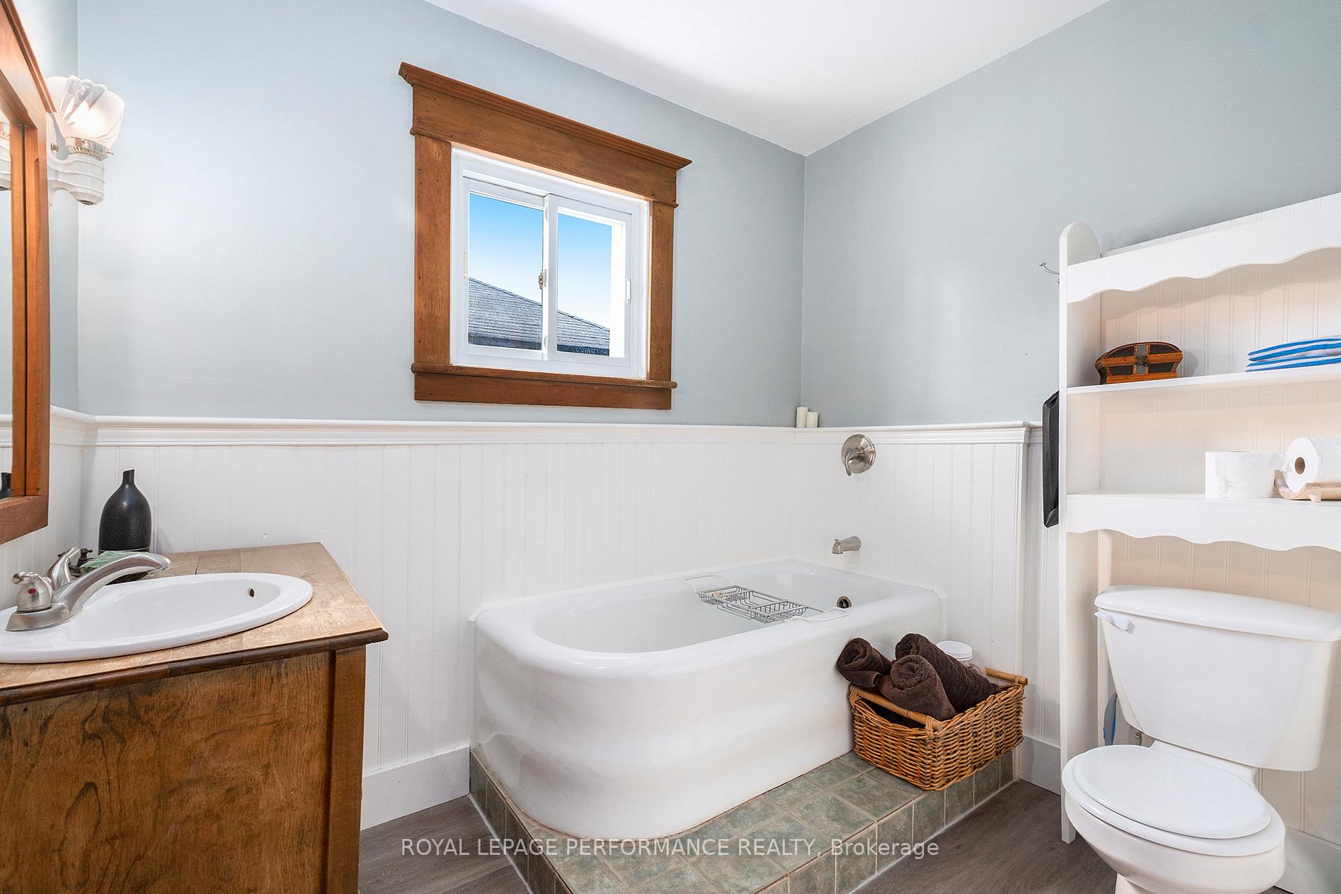 Photo 19 of 5 Minto Street, North Stormont, Finch — HOMEH