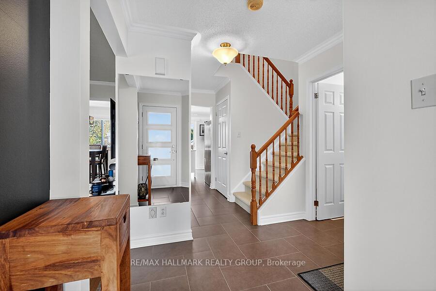 Photo 4 of 1915 Orchardview Avenue, Ottawa, Fallingbrook/Gardenway South — HOMEH