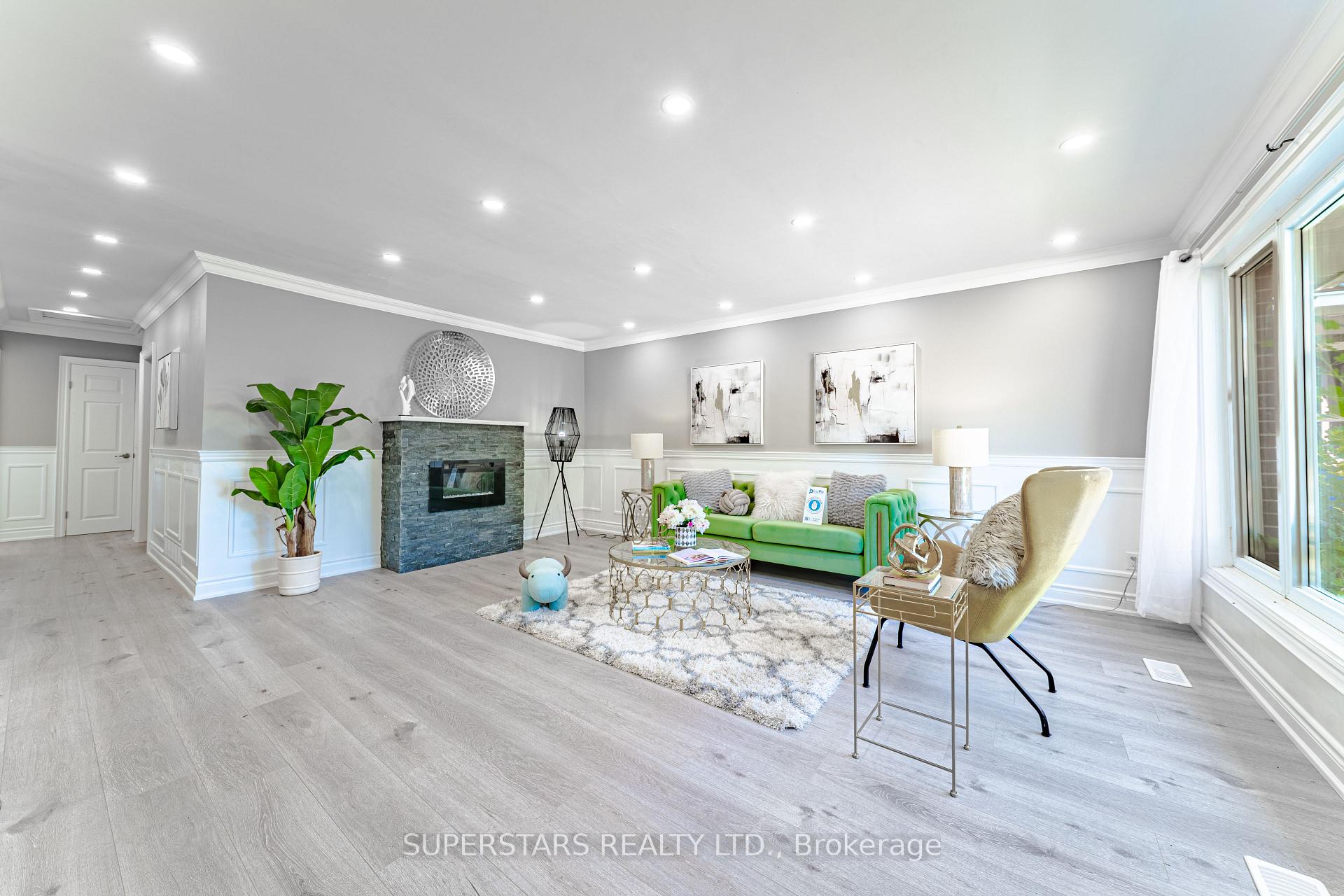 Photo 3 of 461 Cromwell Avenue, Oshawa, Vanier — HOMEH