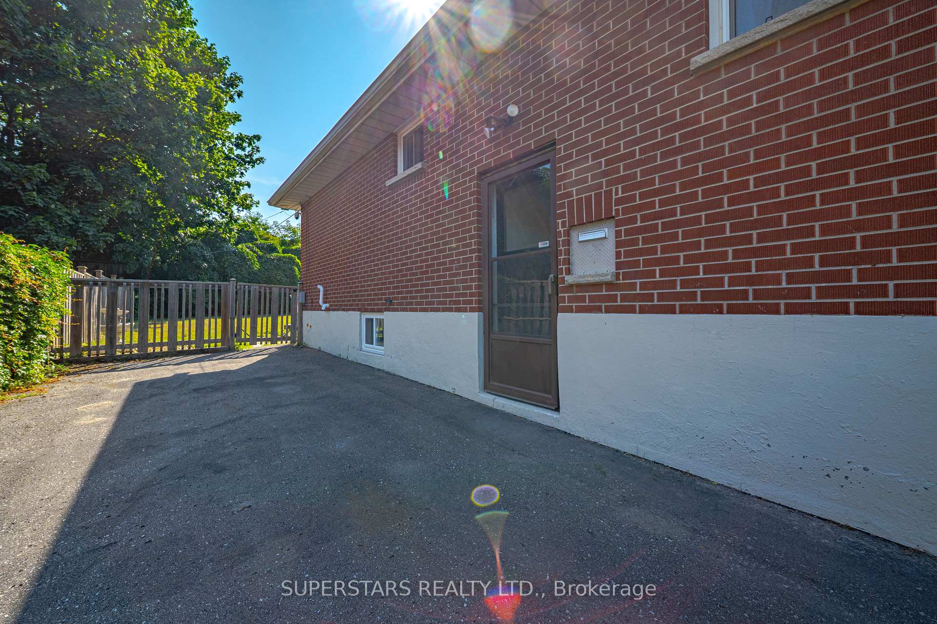 Photo 19 of 461 Cromwell Avenue, Oshawa, Vanier — HOMEH