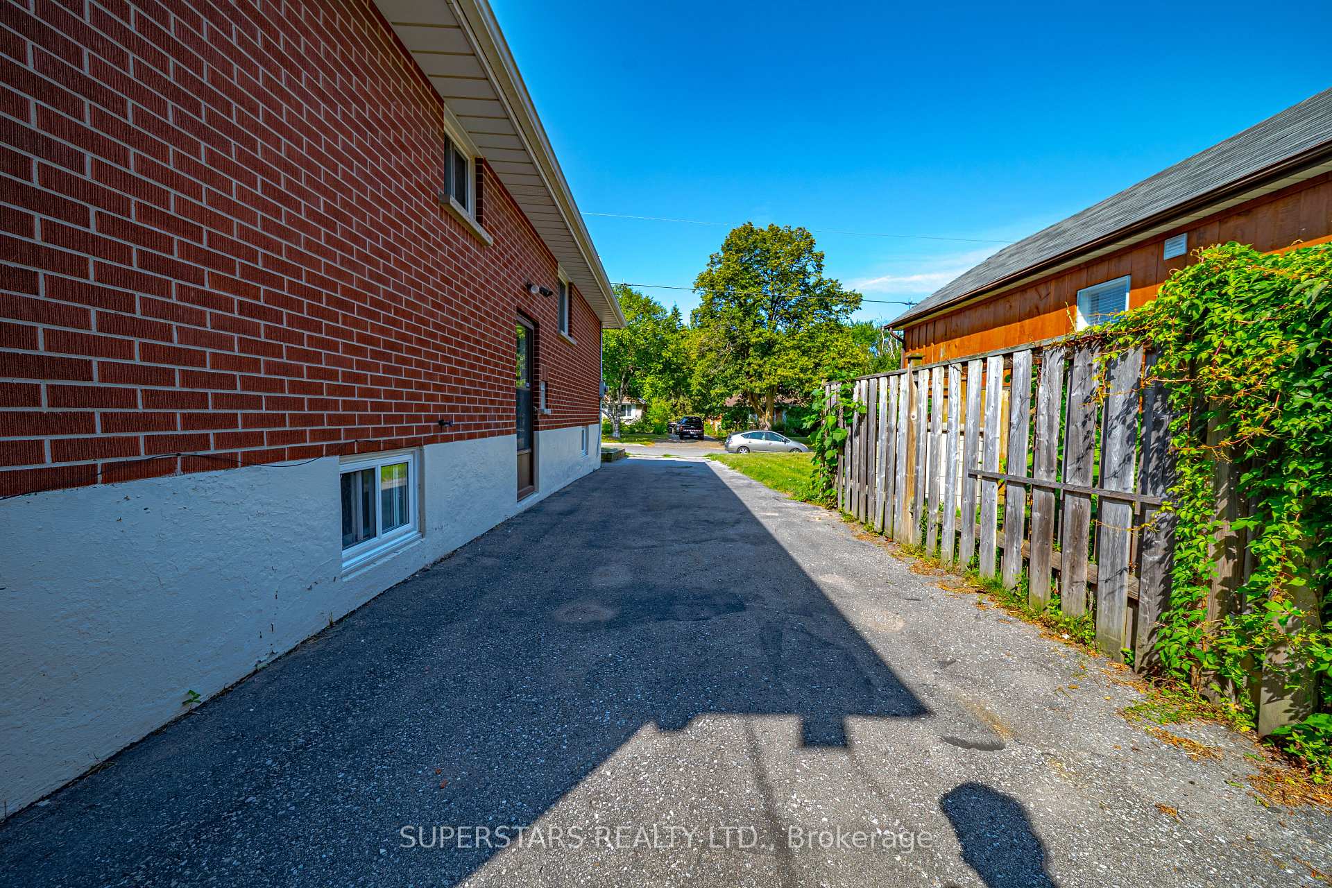 Photo 36 of 461 Cromwell Avenue, Oshawa, Vanier — HOMEH