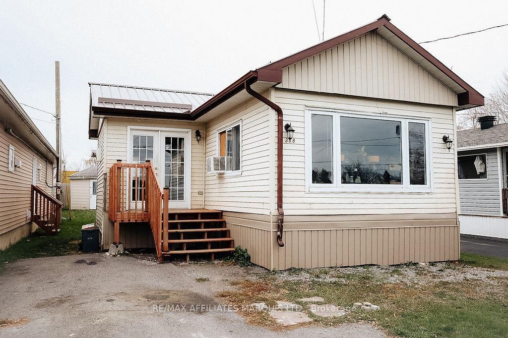 Front of 368 Dominion Street S