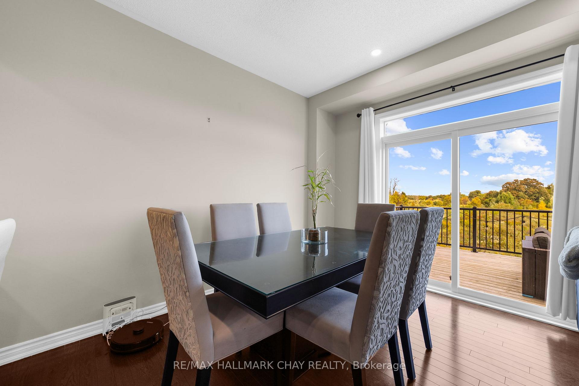 Photo 13 of 52 Strachan Trail, New Tecumseth, Beeton — HOMEH
