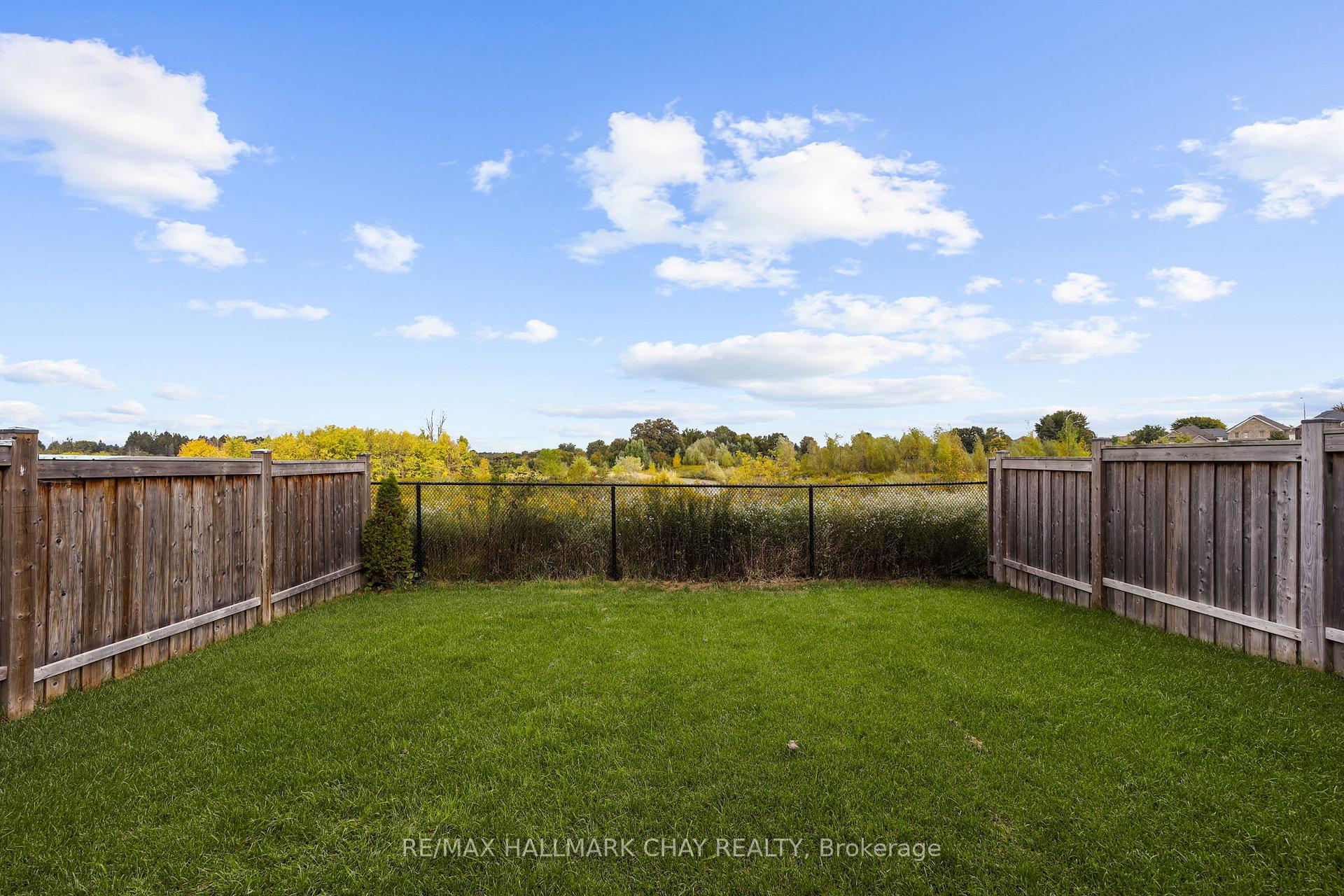 Photo 38 of 52 Strachan Trail, New Tecumseth, Beeton — HOMEH