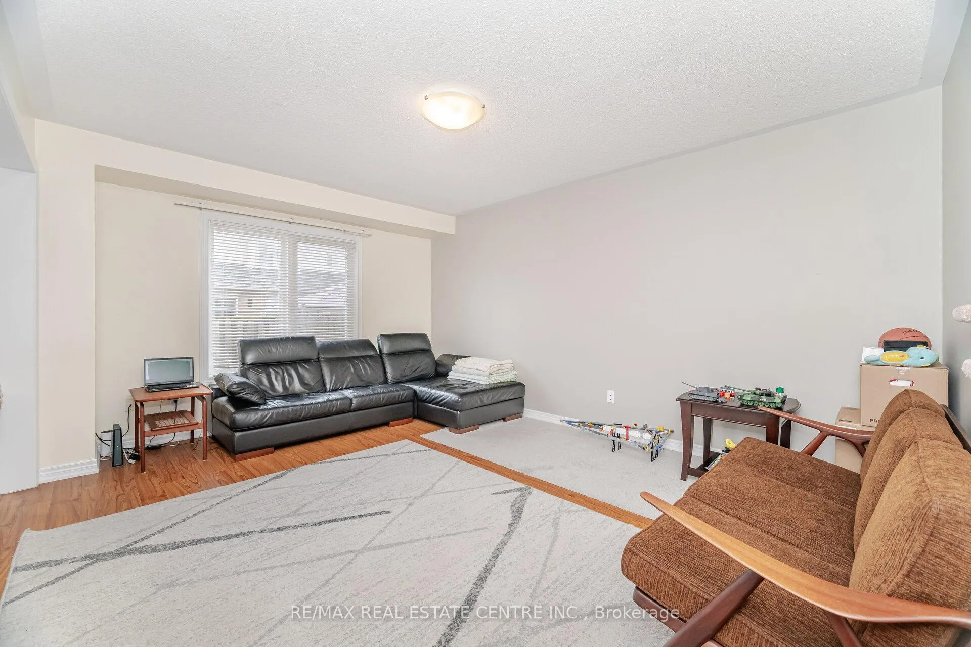 Photo 6 of 2570 Valleyridge Drive, Oakville, Bronte Creek — HOMEH