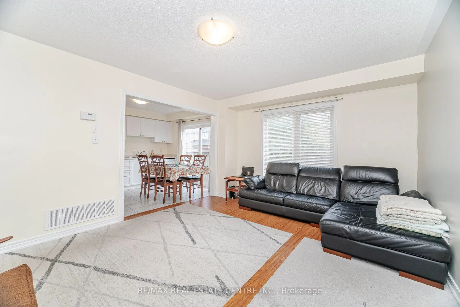 Photo 7 of 2570 Valleyridge Drive, Oakville, Bronte Creek — HOMEH