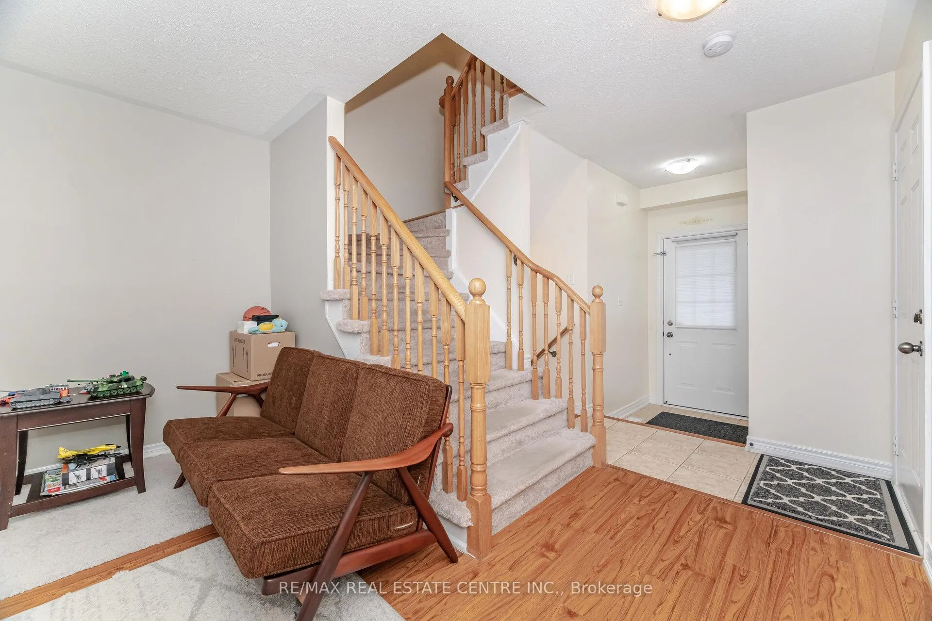 Photo 13 of 2570 Valleyridge Drive, Oakville, Bronte Creek — HOMEH