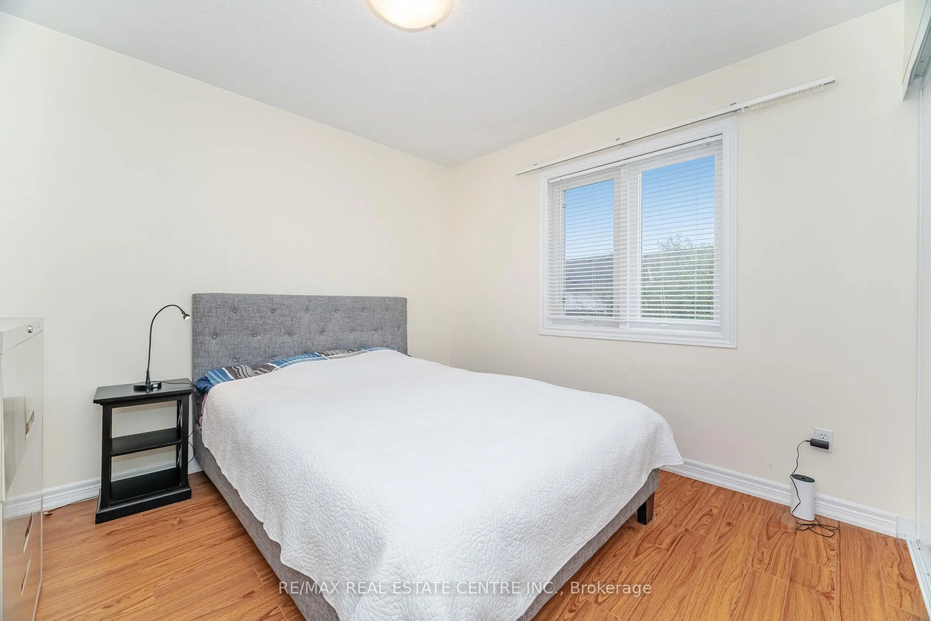 Photo 17 of 2570 Valleyridge Drive, Oakville, Bronte Creek — HOMEH