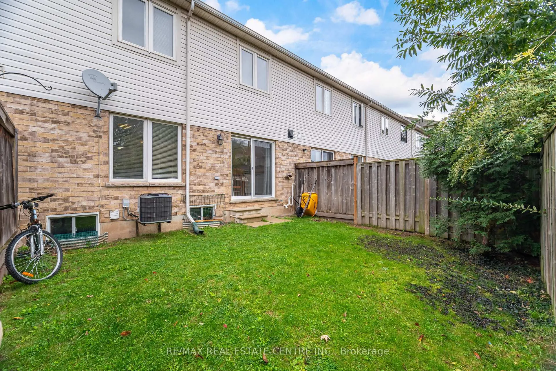 Photo 22 of 2570 Valleyridge Drive, Oakville, Bronte Creek — HOMEH