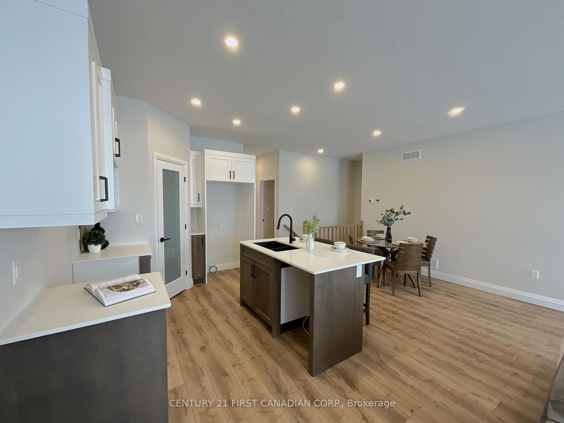 Photo 15 of 54 Postma Crescent, North Middlesex, Alisa Craig — HOMEH