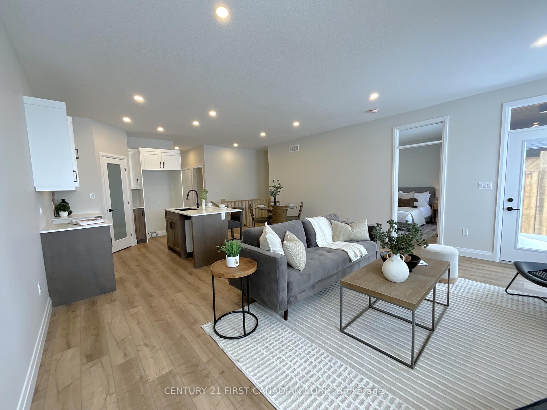 Photo 19 of 54 Postma Crescent, North Middlesex, Alisa Craig — HOMEH