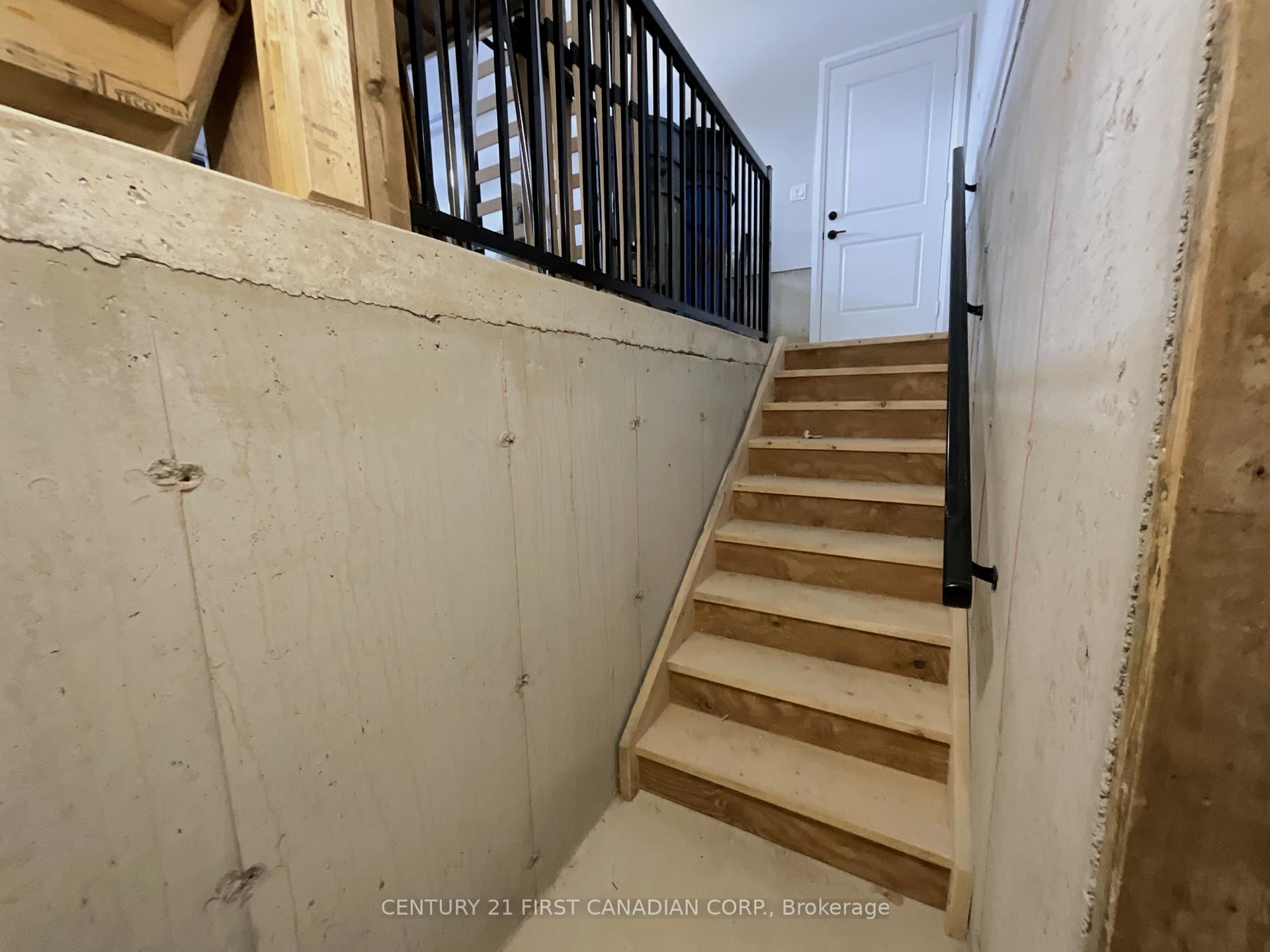 Photo 32 of 54 Postma Crescent, North Middlesex, Alisa Craig — HOMEH