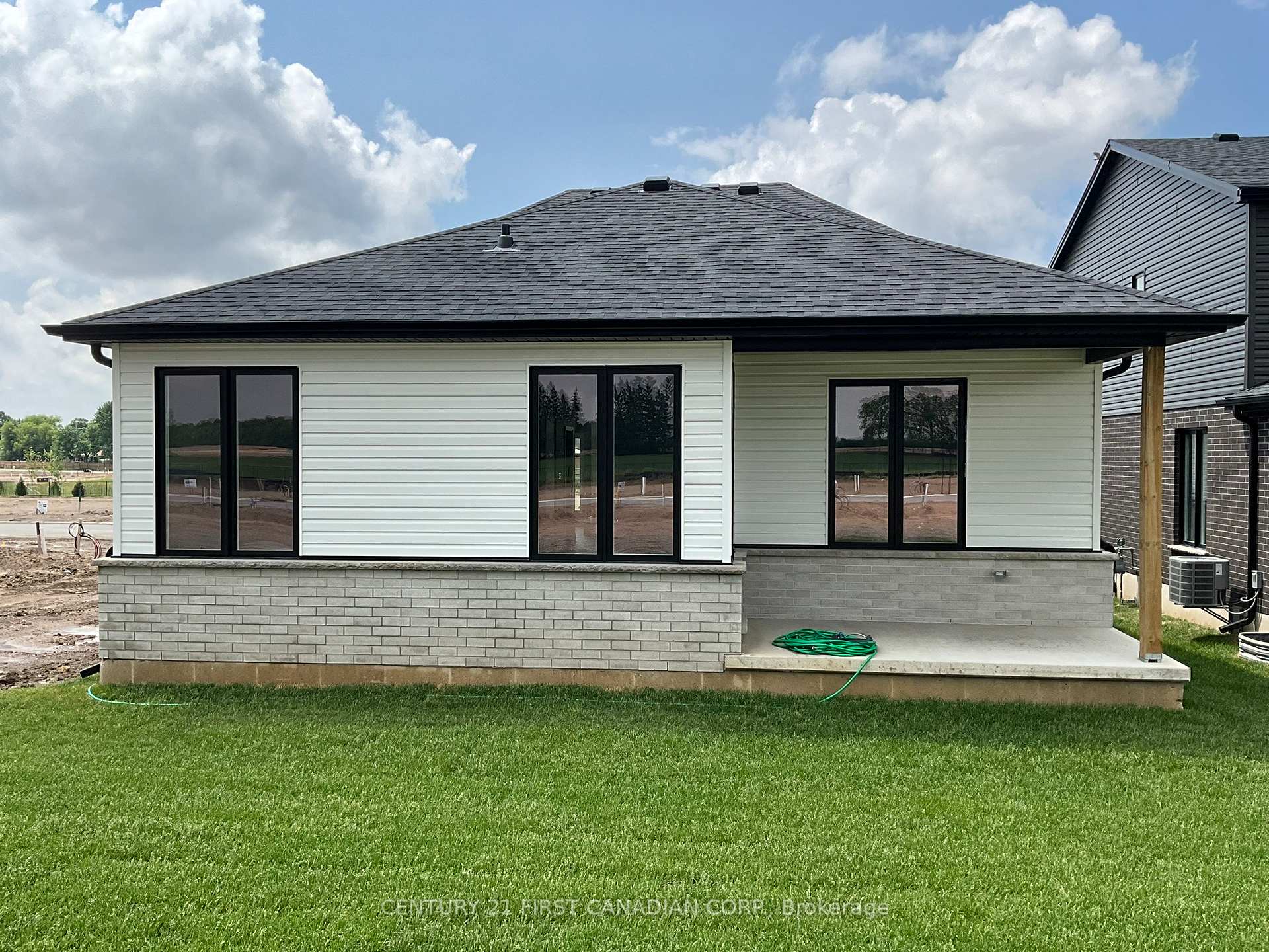 Photo 35 of 54 Postma Crescent, North Middlesex, Alisa Craig — HOMEH