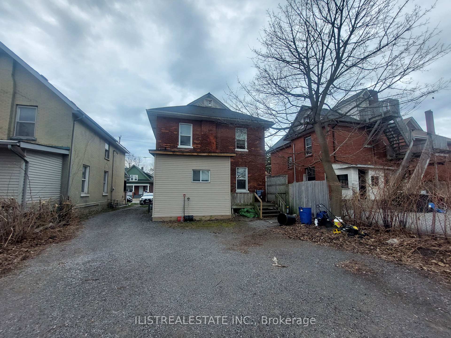 Photo 15 of 222 Athol Street E, Oshawa, Central — HOMEH