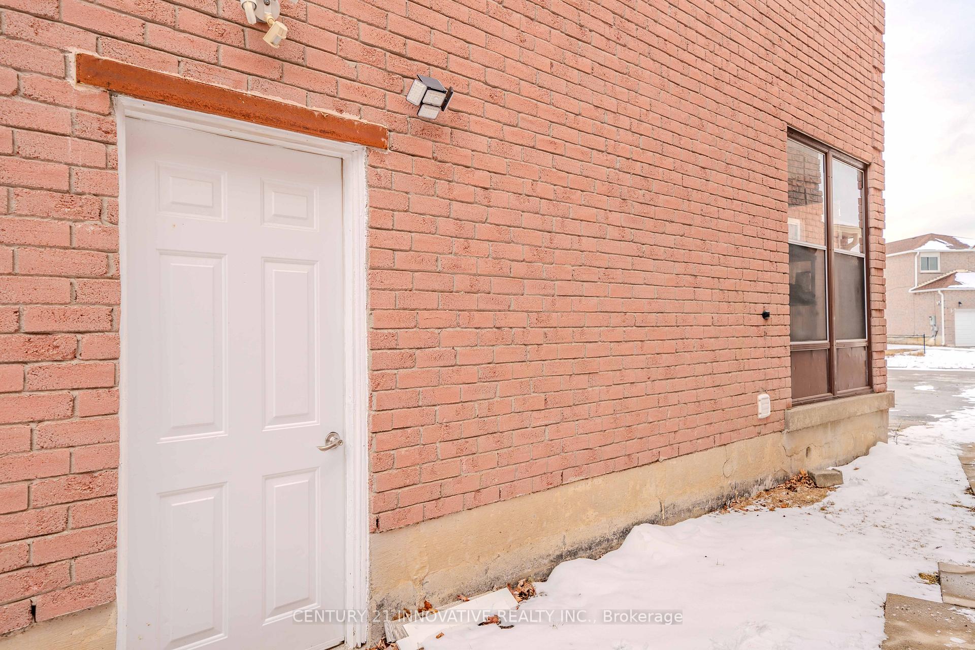 Photo 2 of Unit Bsmt, 148 William Honey Crescent, Markham, Middlefield — HOMEH