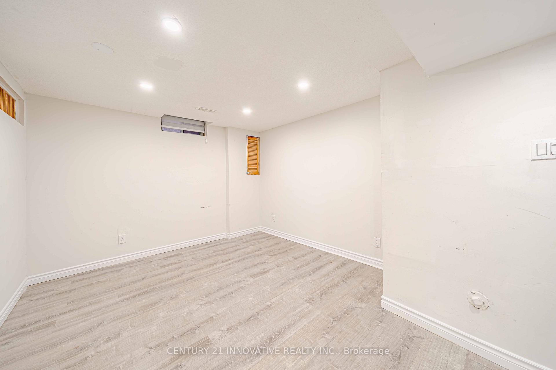 Photo 4 of Unit Bsmt, 148 William Honey Crescent, Markham, Middlefield — HOMEH