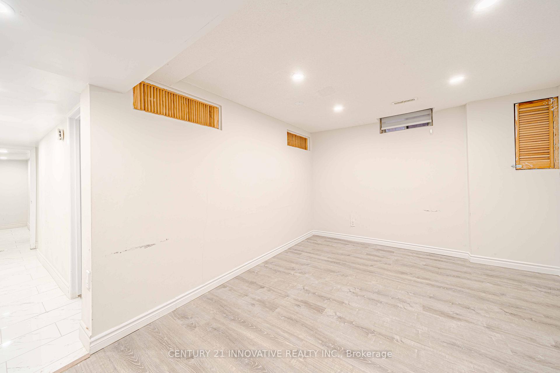 Photo 6 of Unit Bsmt, 148 William Honey Crescent, Markham, Middlefield — HOMEH